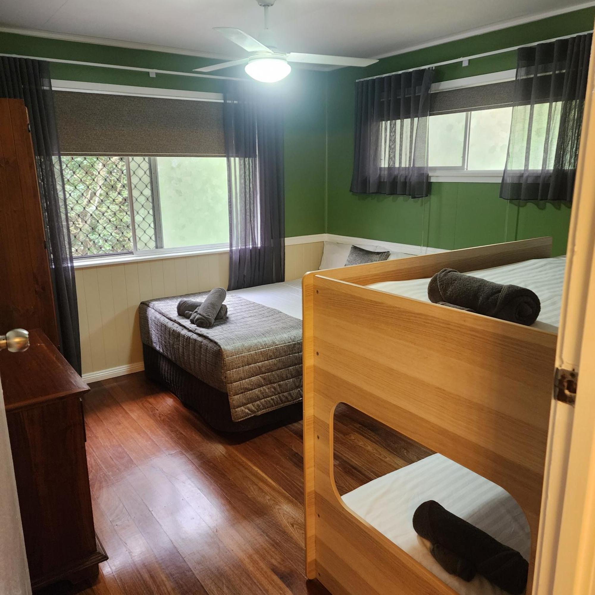Atherton Hinterland Motel Екстер'єр фото