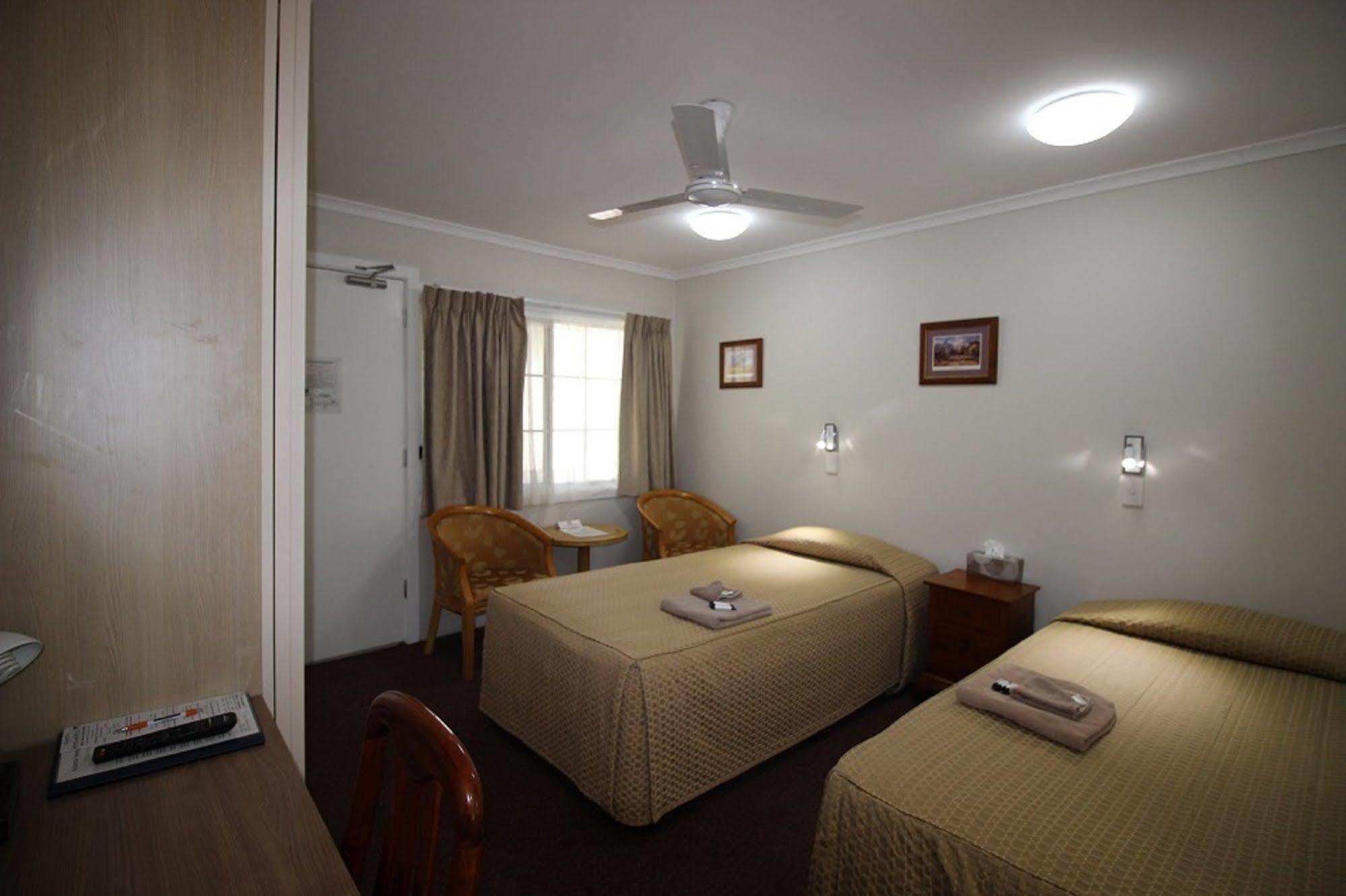Atherton Hinterland Motel Екстер'єр фото