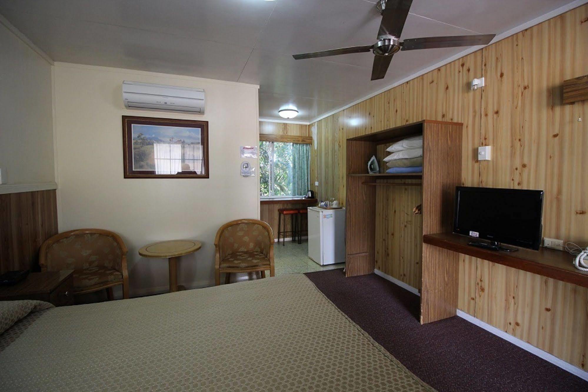 Atherton Hinterland Motel Екстер'єр фото