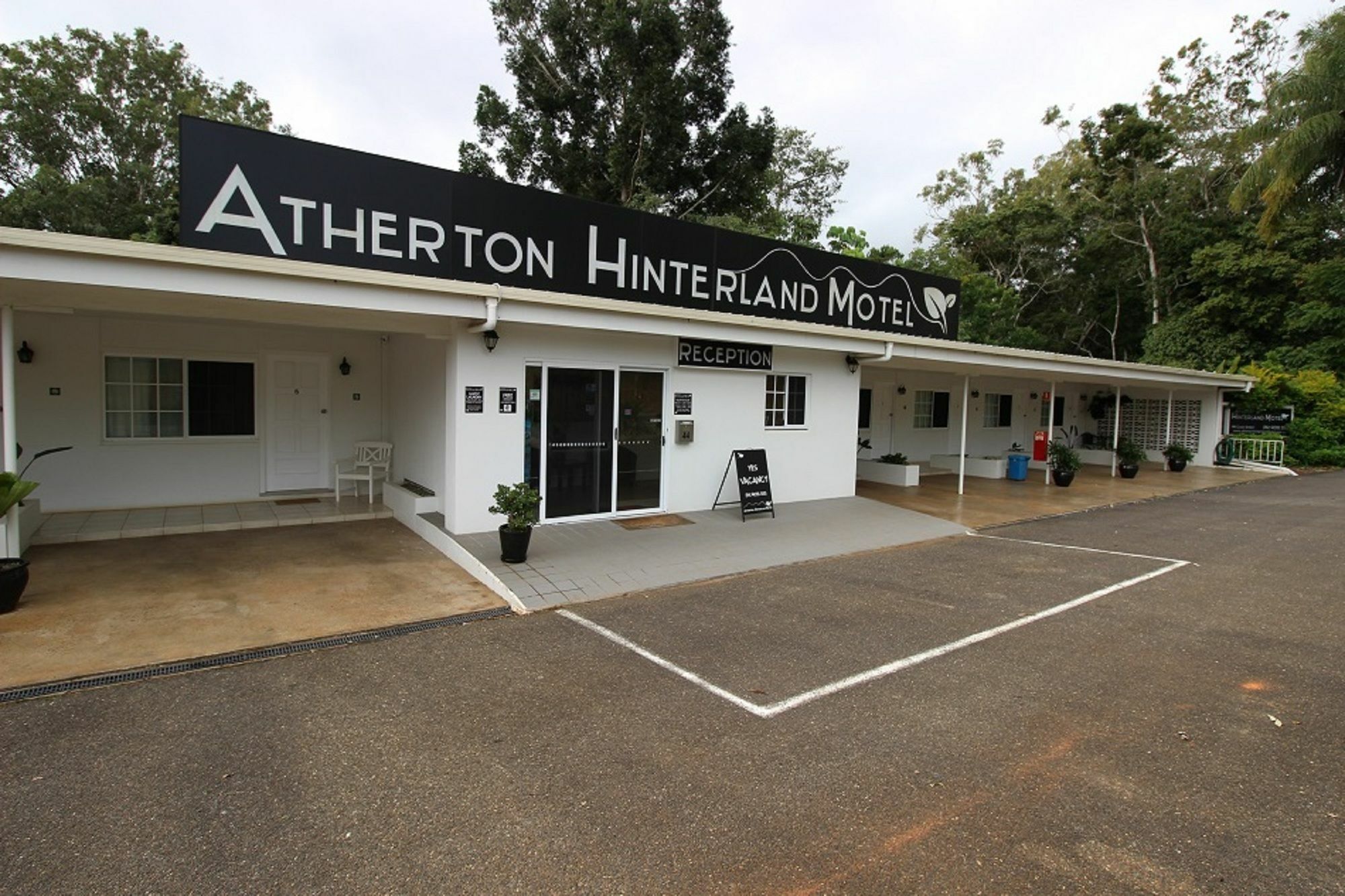 Atherton Hinterland Motel Екстер'єр фото